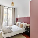 Apartment Louvre By Studio Prestige