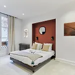Apartment Louvre By Studio Prestige